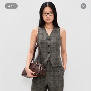 LE BOP Jacey Neck Vest size XXS. Like new!